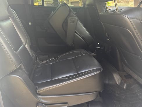 Used 2015 Chevrolet Suburban LT w/ Luxury Package image 17