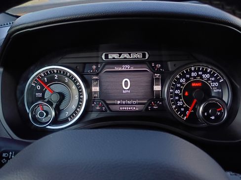 Used 2019 RAM 1500 Big Horn image 5