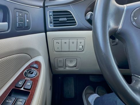 Used 2012 Hyundai Genesis 3.8 w/ Premium Pkg image 24