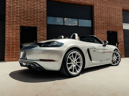 Used 2024 Porsche 718 Boxster GTS RWD image 12