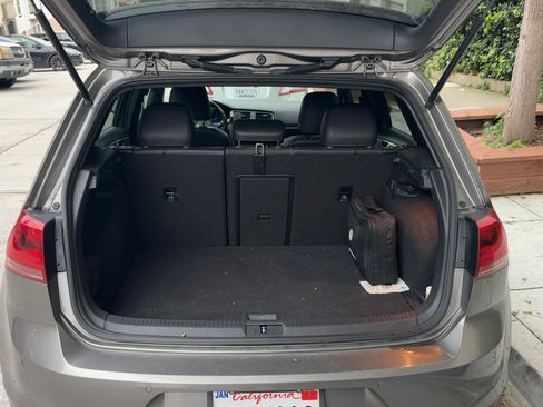 Used 2015 Volkswagen Golf R 4-Door image 5