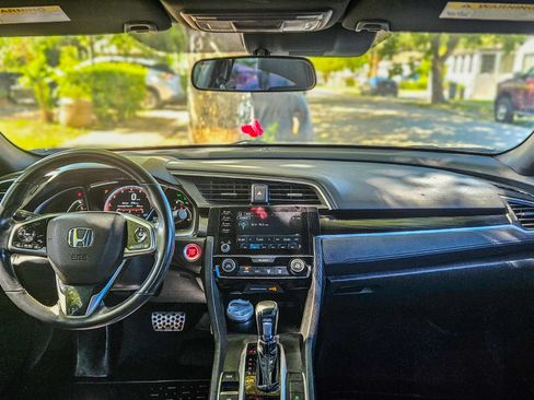 Used 2020 Honda Civic Sport image 12