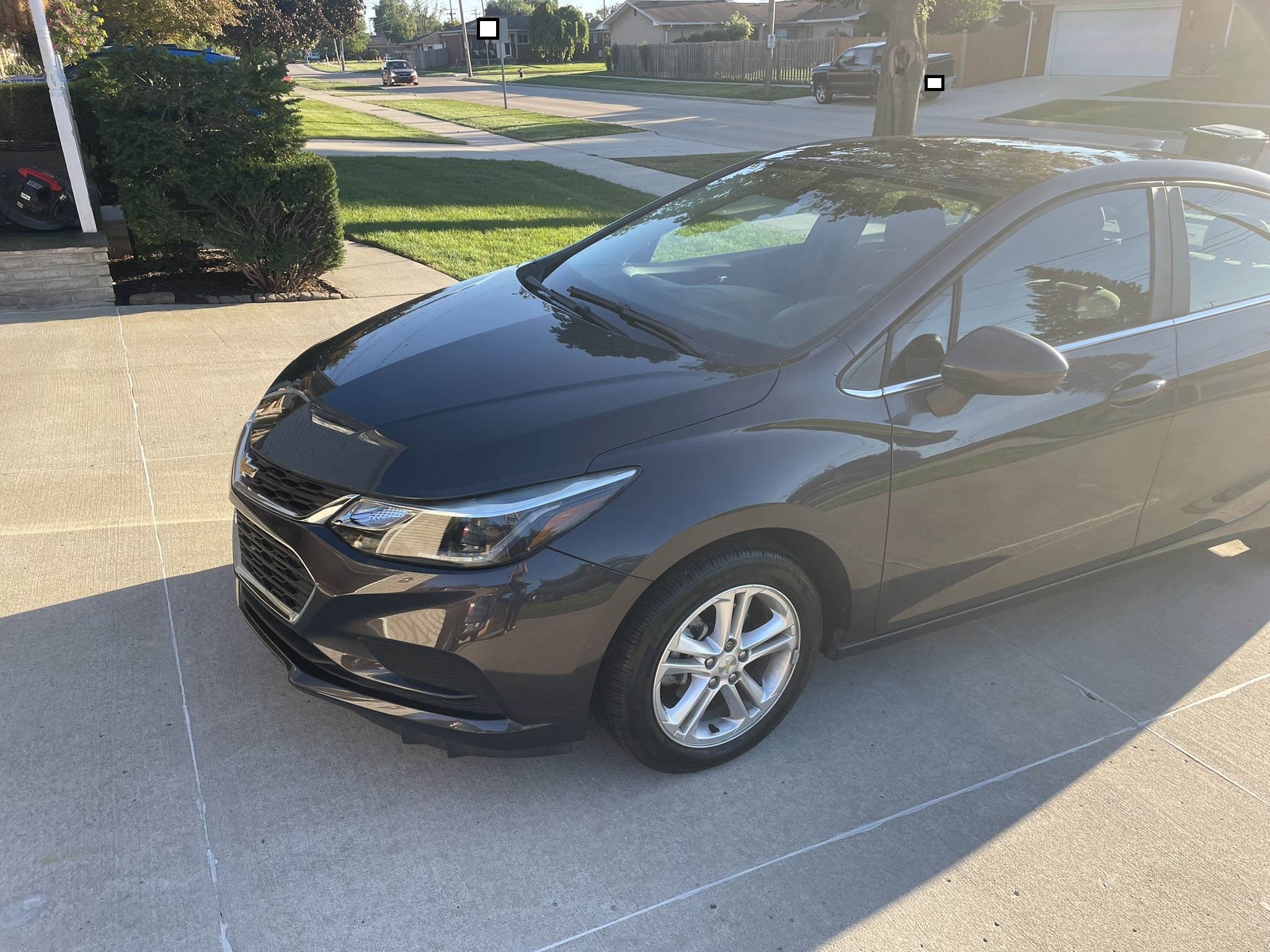 Used 2017 Chevrolet Cruze LT w/ Convenience Package FWD image 1