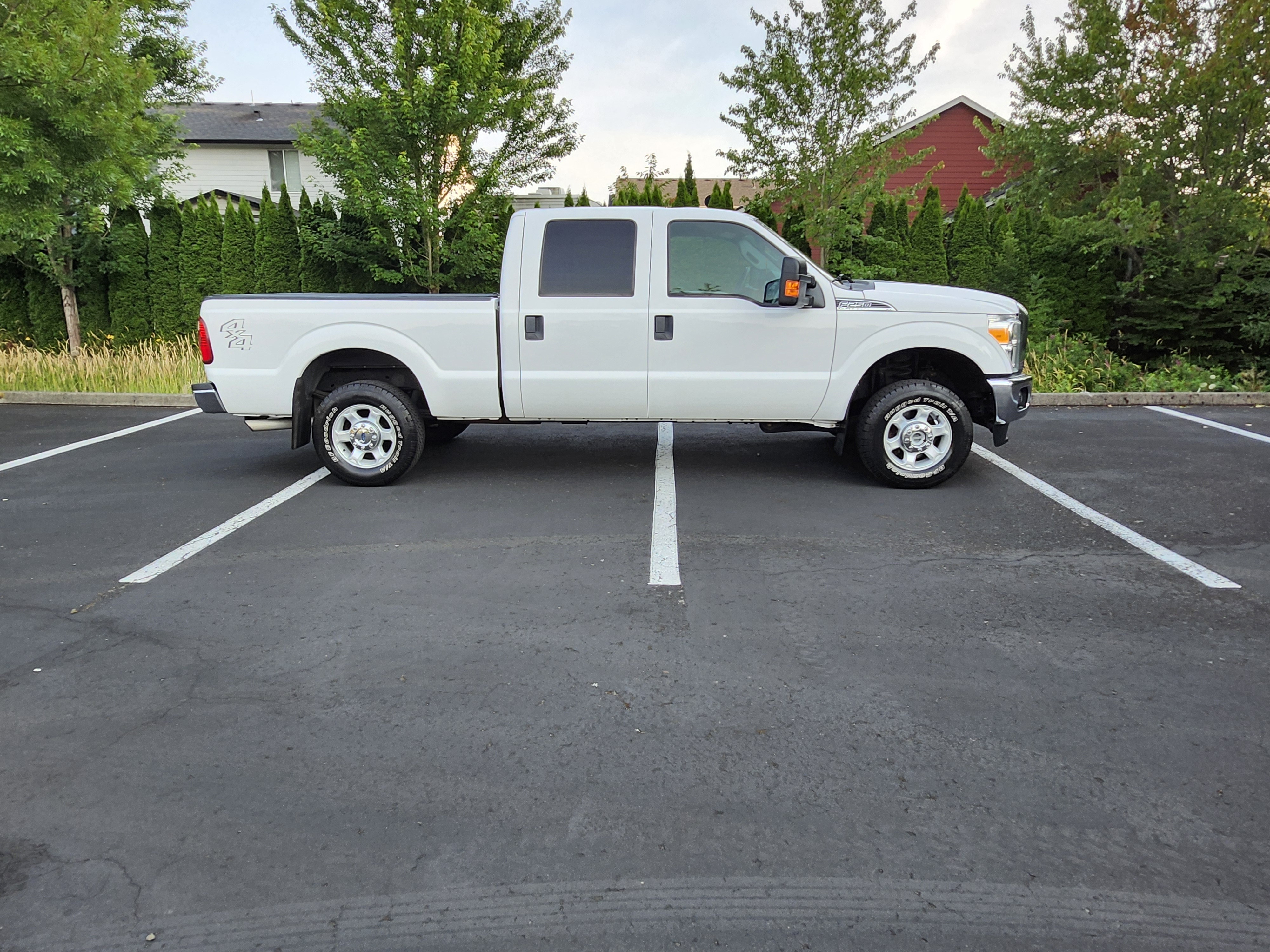 Used 2015 Ford F250 XLT w/ XLT Value Package AWD/4WD image 2