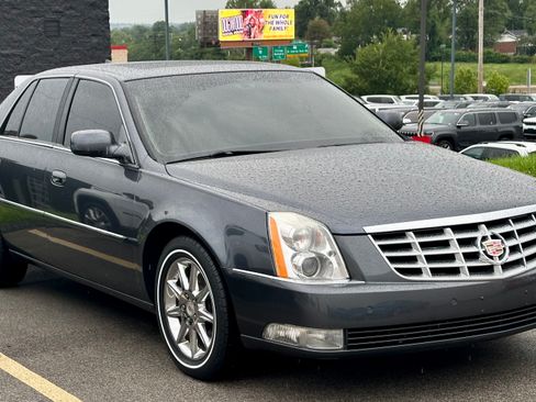 Used 2010 Cadillac DTS Luxury image 11