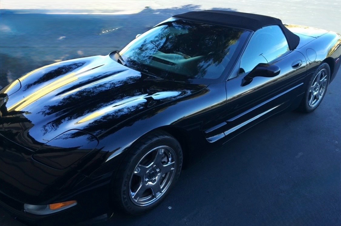 Used 1998 Chevrolet Corvette Convertible w/ Memory Pkg RWD image 1