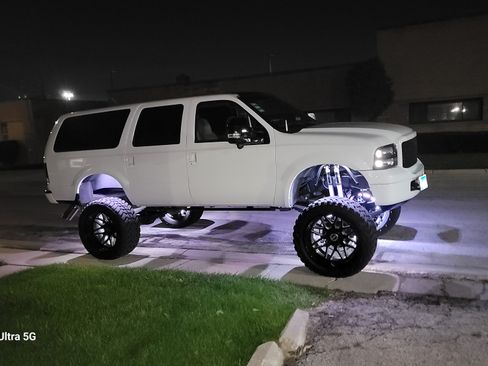 Used 2000 Ford Excursion Limited image 9