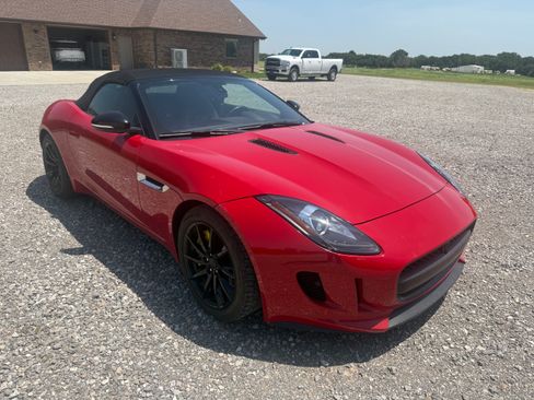 Used 2016 Jaguar F-TYPE Convertible image 1