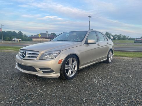 Used 2011 Mercedes-Benz C 300 4MATIC Sedan image 1