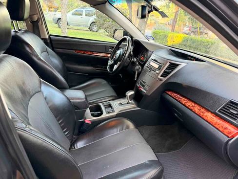 Used 2011 Subaru Outback 3.6R Limited w/ PWR Moonroof Pkg AWD/4WD image 17