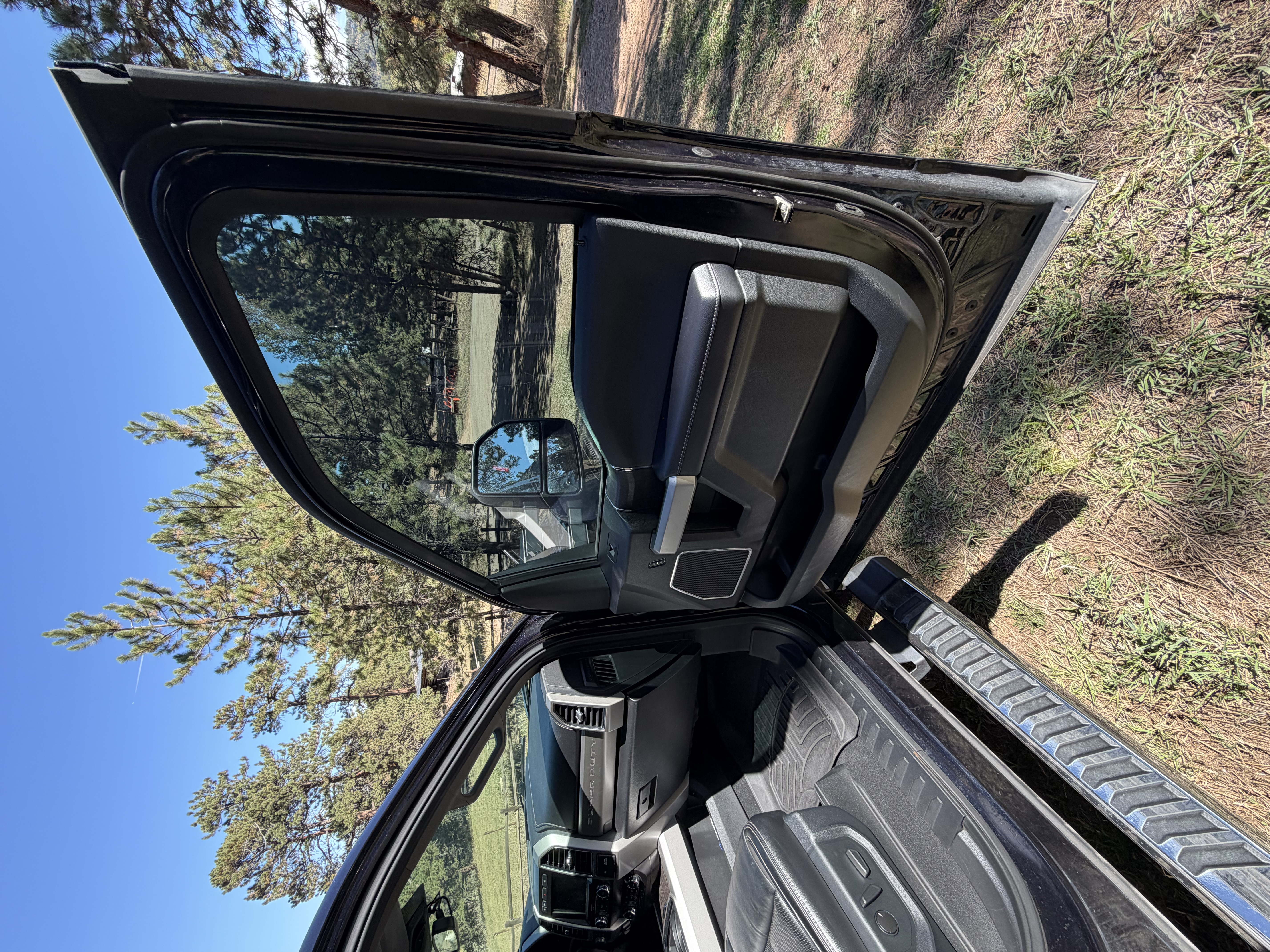 Used 2021 Ford F350 Lariat w/ Lariat Ultimate Package AWD/4WD image 14