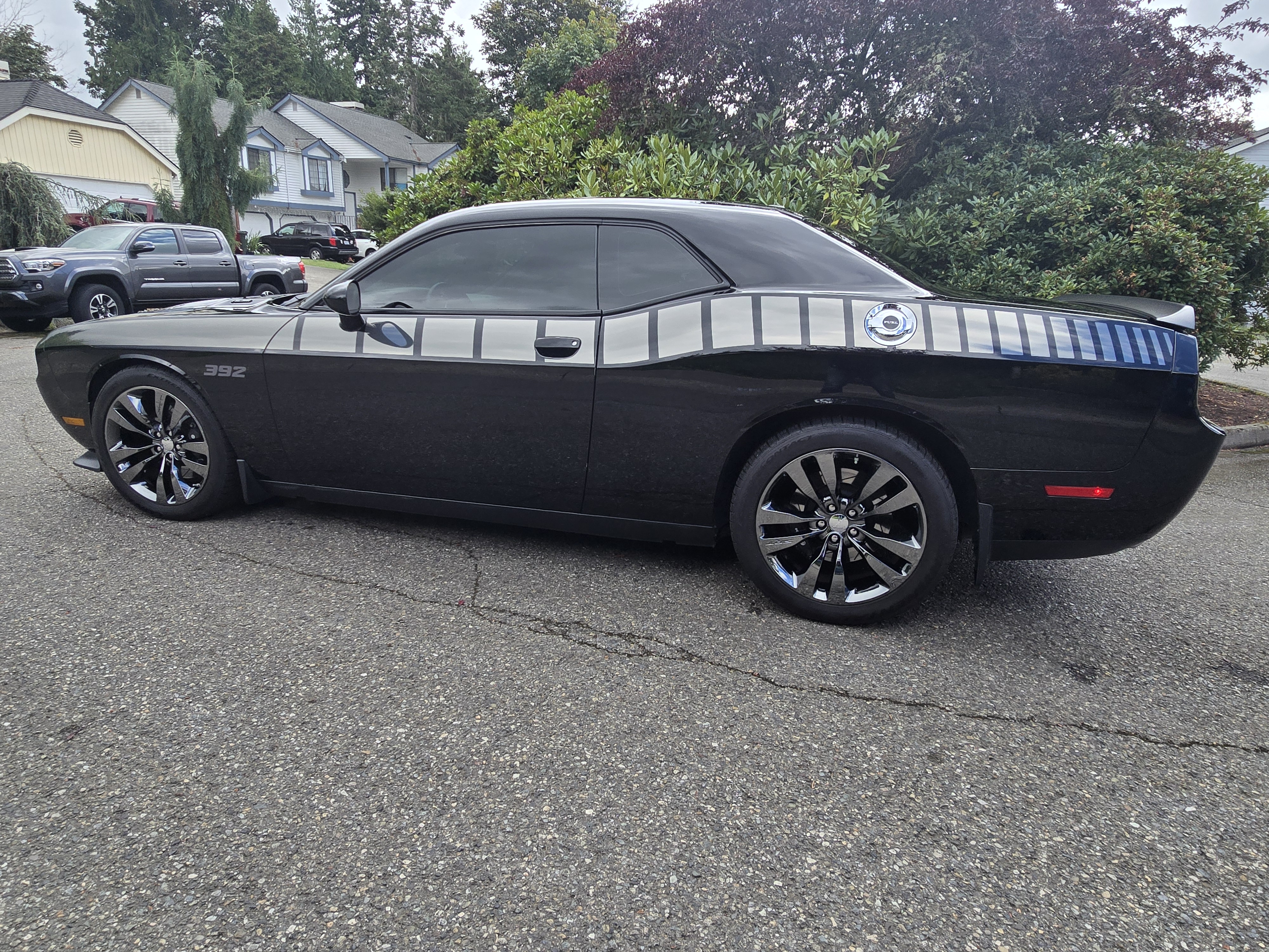 Used 2014 Dodge Challenger SRT8 Core RWD image 2