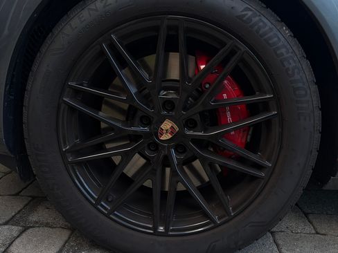 Used 2026 Porsche Cayenne GTS AWD/4WD image 21