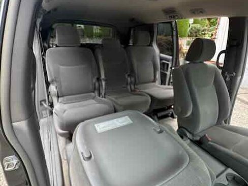 Used 2005 Toyota Sienna LE image 18