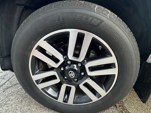 Used 2018 Toyota 4Runner Limited image 18