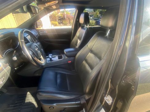 Used 2014 Jeep Grand Cherokee Limited w/ Trailer Tow Group IV RWD image 6