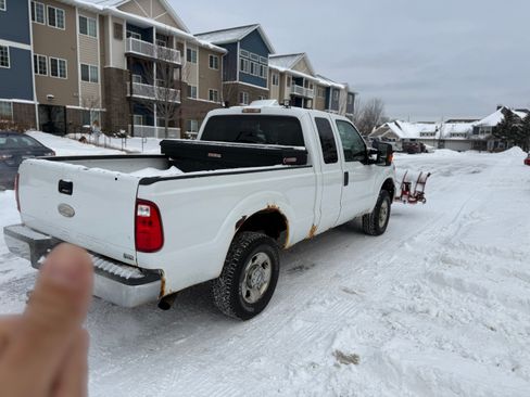 Used 2012 Ford F250 XLT w/ Snow Plow Prep Pkg image 6