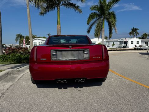 Used 2006 Cadillac XLR Convertible 2D image 21