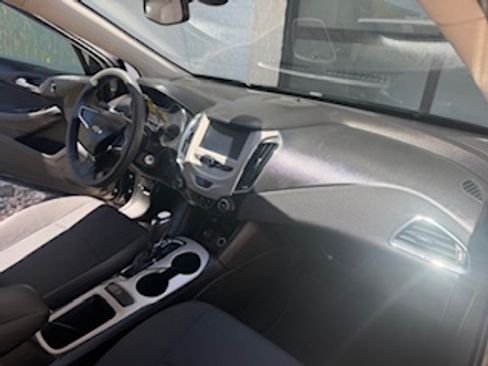 Used 2018 Chevrolet Cruze LS FWD image 2
