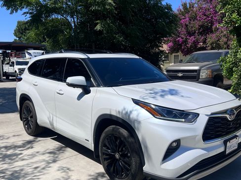 Used 2023 Toyota Highlander Platinum AWD/4WD image 8