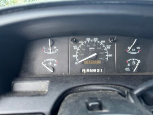 Used 1997 Ford F250 2WD Regular Cab Heavy Duty image 8