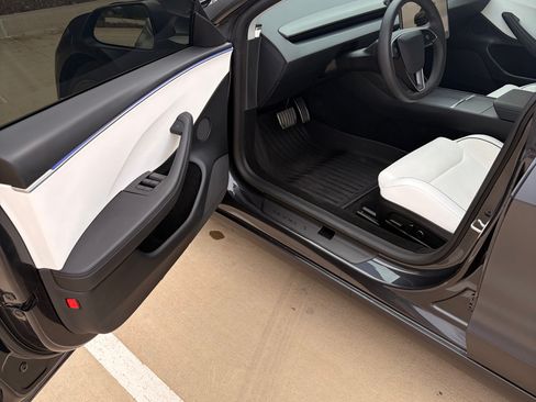 Used 2025 Tesla Model 3 Performance image 17