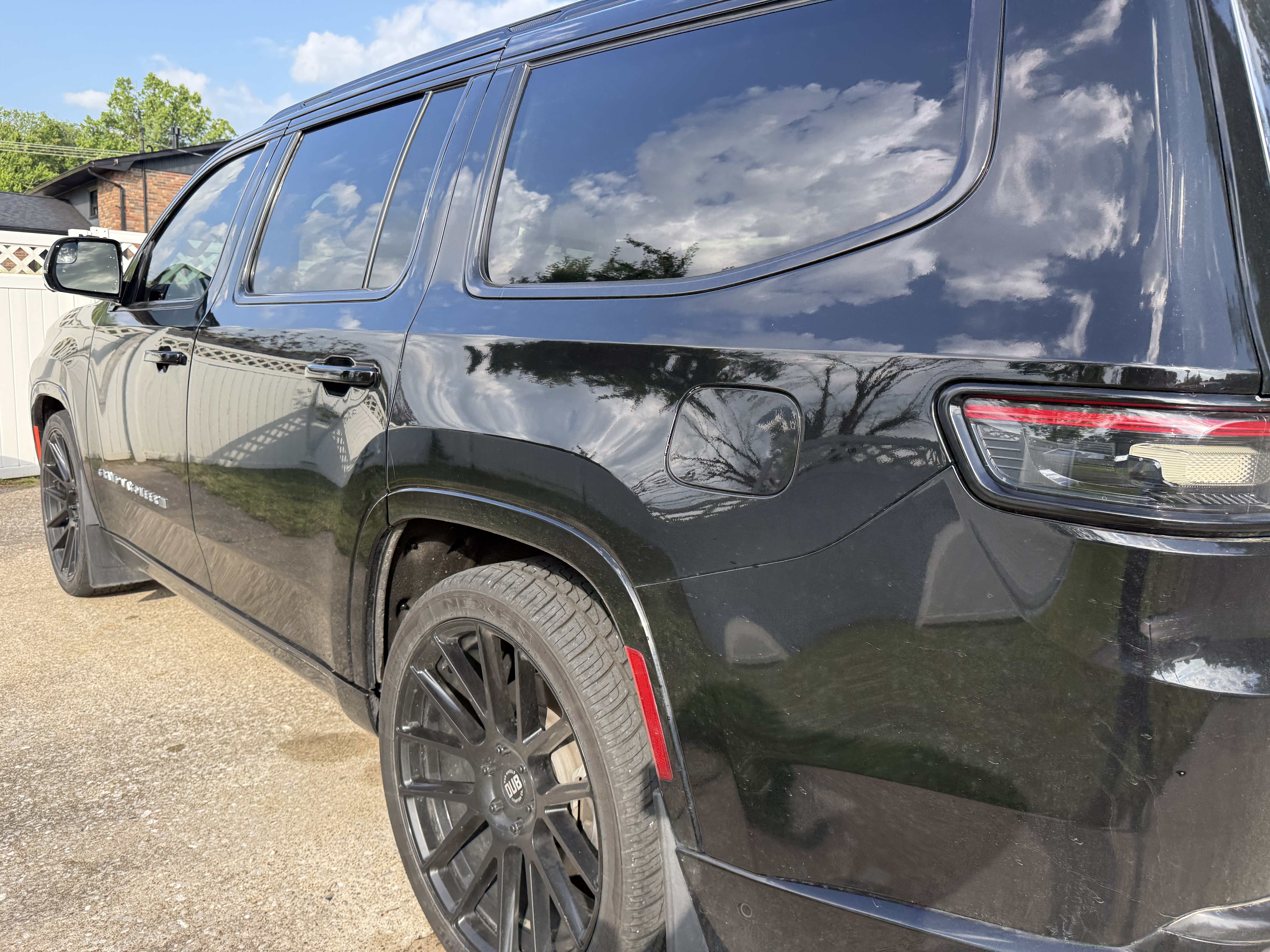 Used 2022 Jeep Grand Wagoneer Series I AWD/4WD image 5