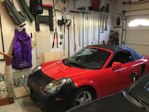 Used 2001 Toyota MR2 RWD image 2