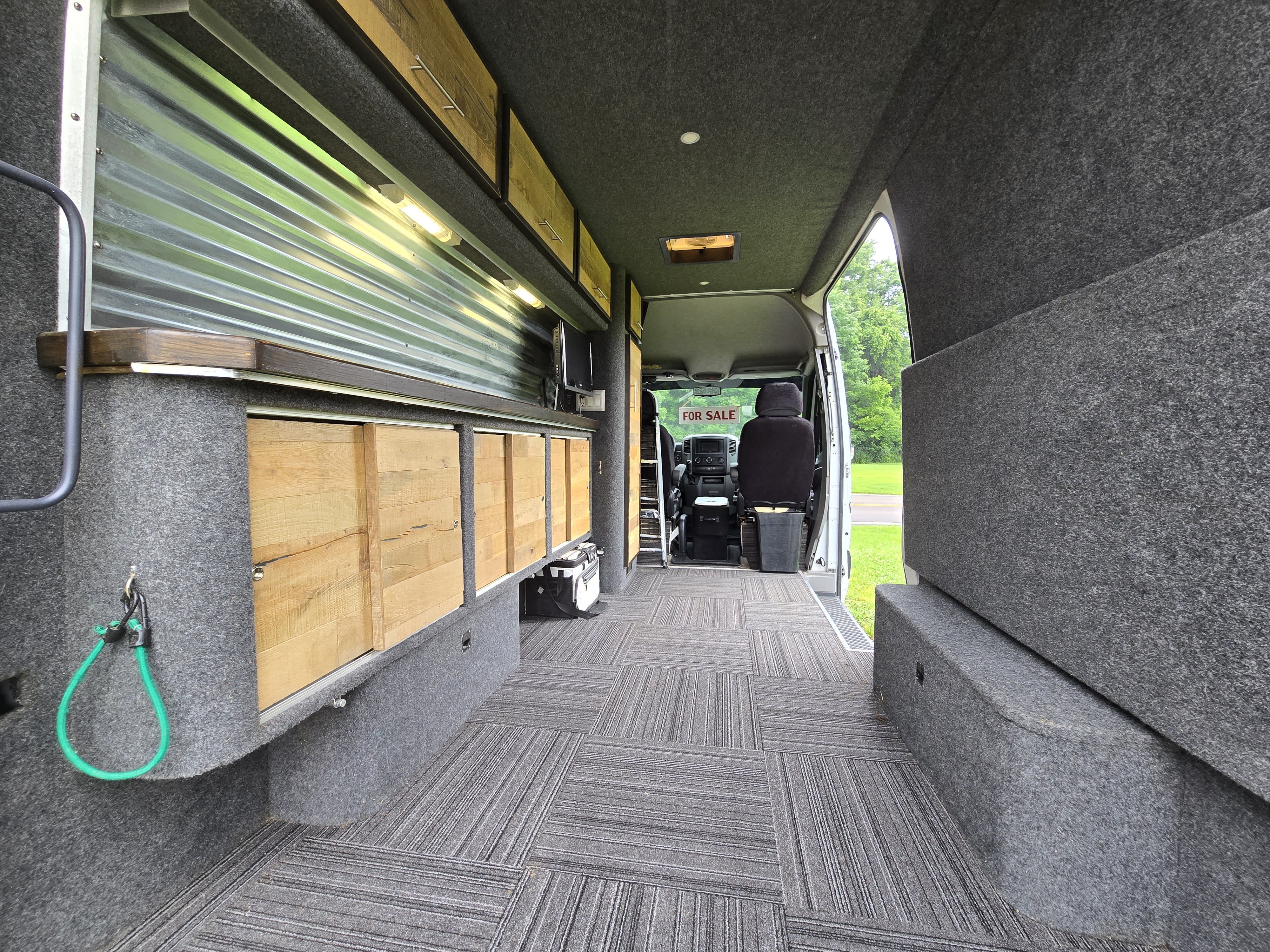 Used 2013 Freightliner Sprinter 2500 RWD image 11
