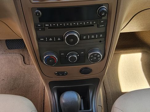 Used 2009 Chevrolet HHR LT image 12