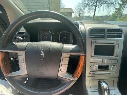 Used 2007 Lincoln MKX AWD image 2