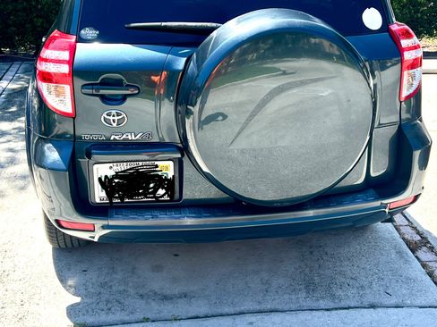 Used 2010 Toyota RAV4 Limited image 2