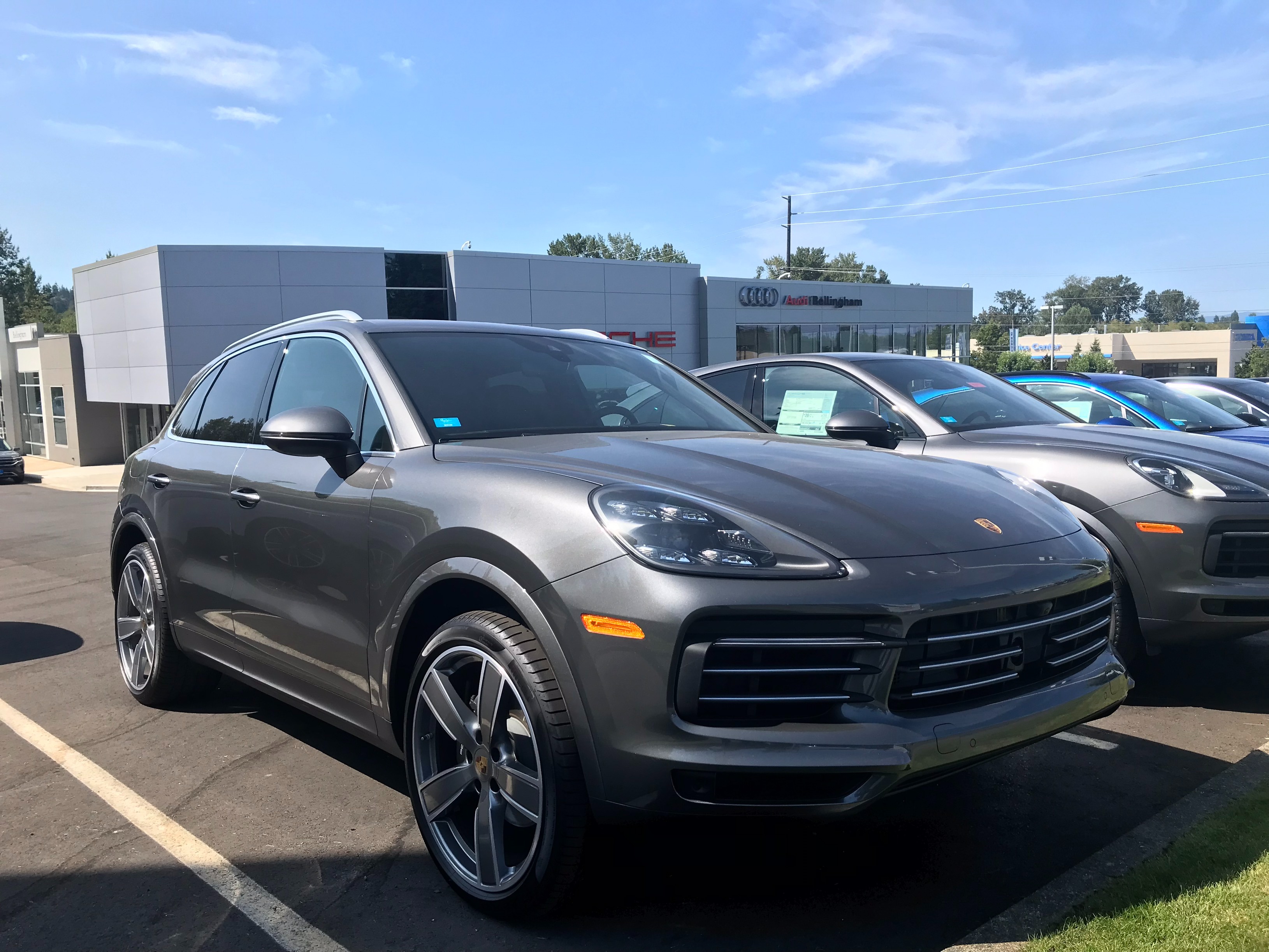 Used 2020 Porsche Cayenne AWD/4WD image 1