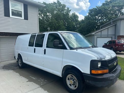 Used 2008 Chevrolet Express 2500 Extended image 1