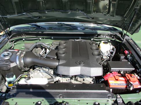 Used 2010 Toyota FJ Cruiser 4WD image 13