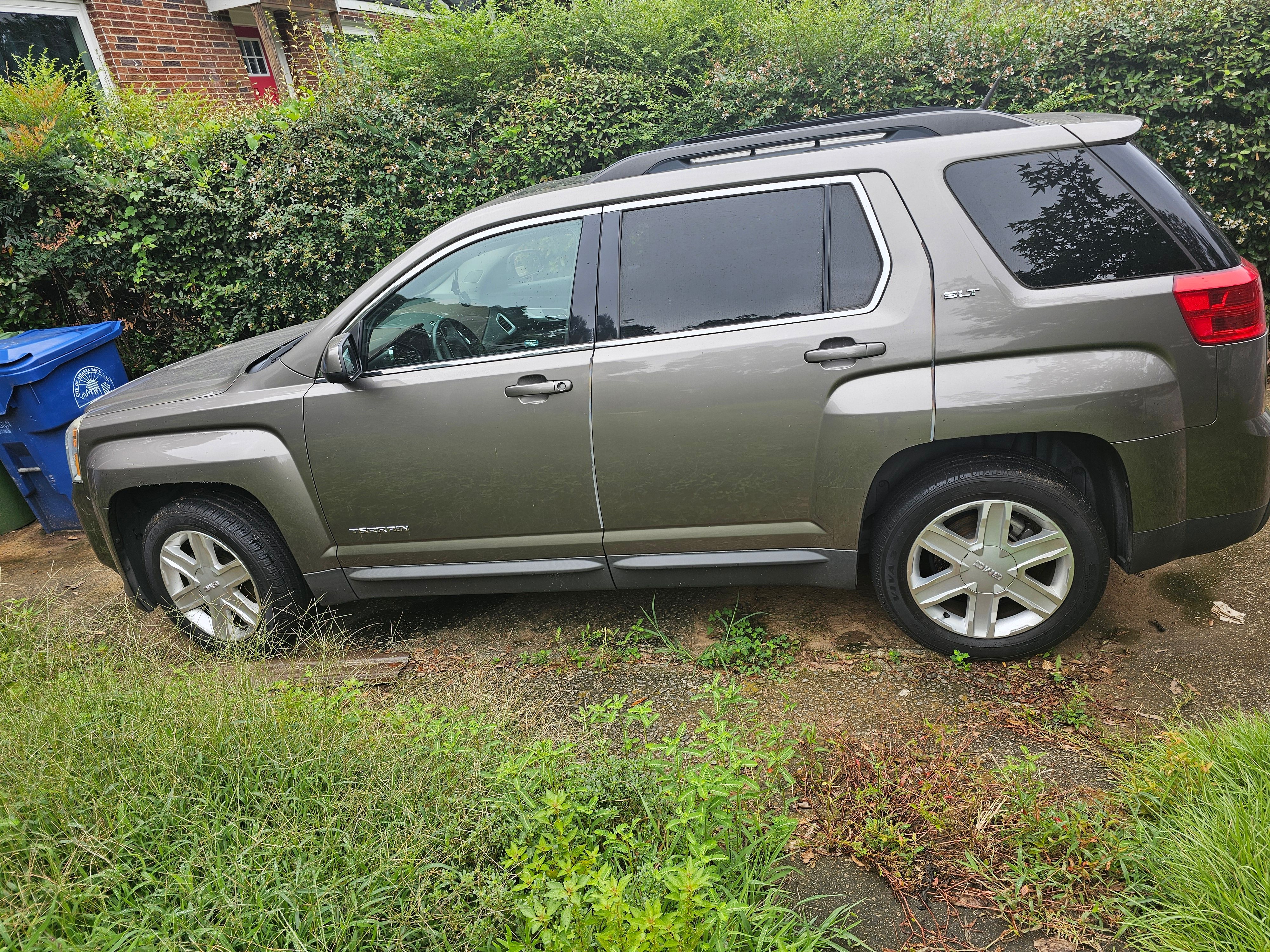 Used 2011 GMC Terrain SLT FWD image 11