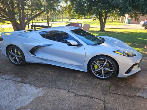 Used 2021 Chevrolet Corvette Stingray Premium Cpe w/ Z51 Performance Package image 1