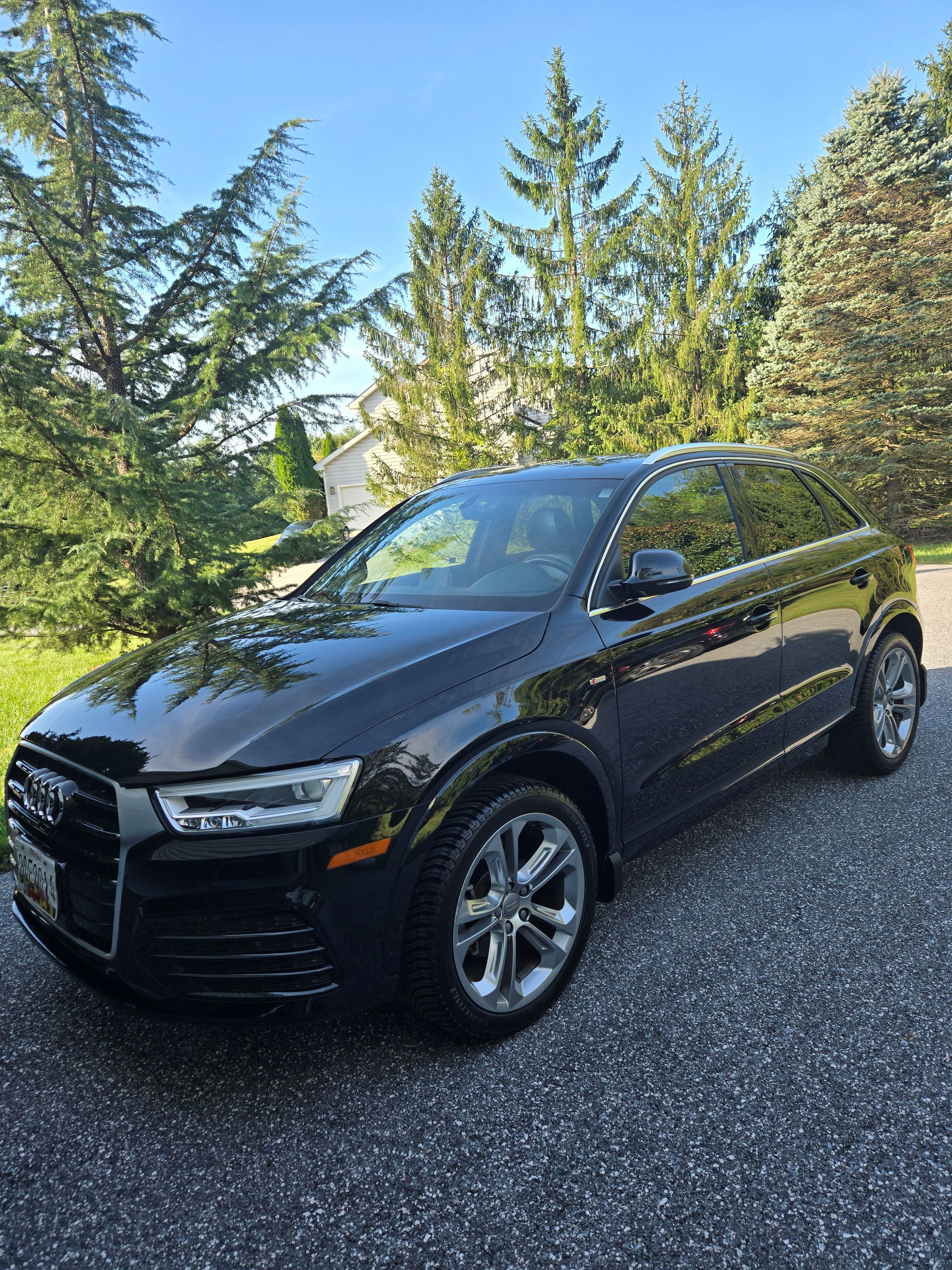 Used 2018 Audi Q3 2.0T Premium Plus w/ Premium Plus Package AWD/4WD image 2