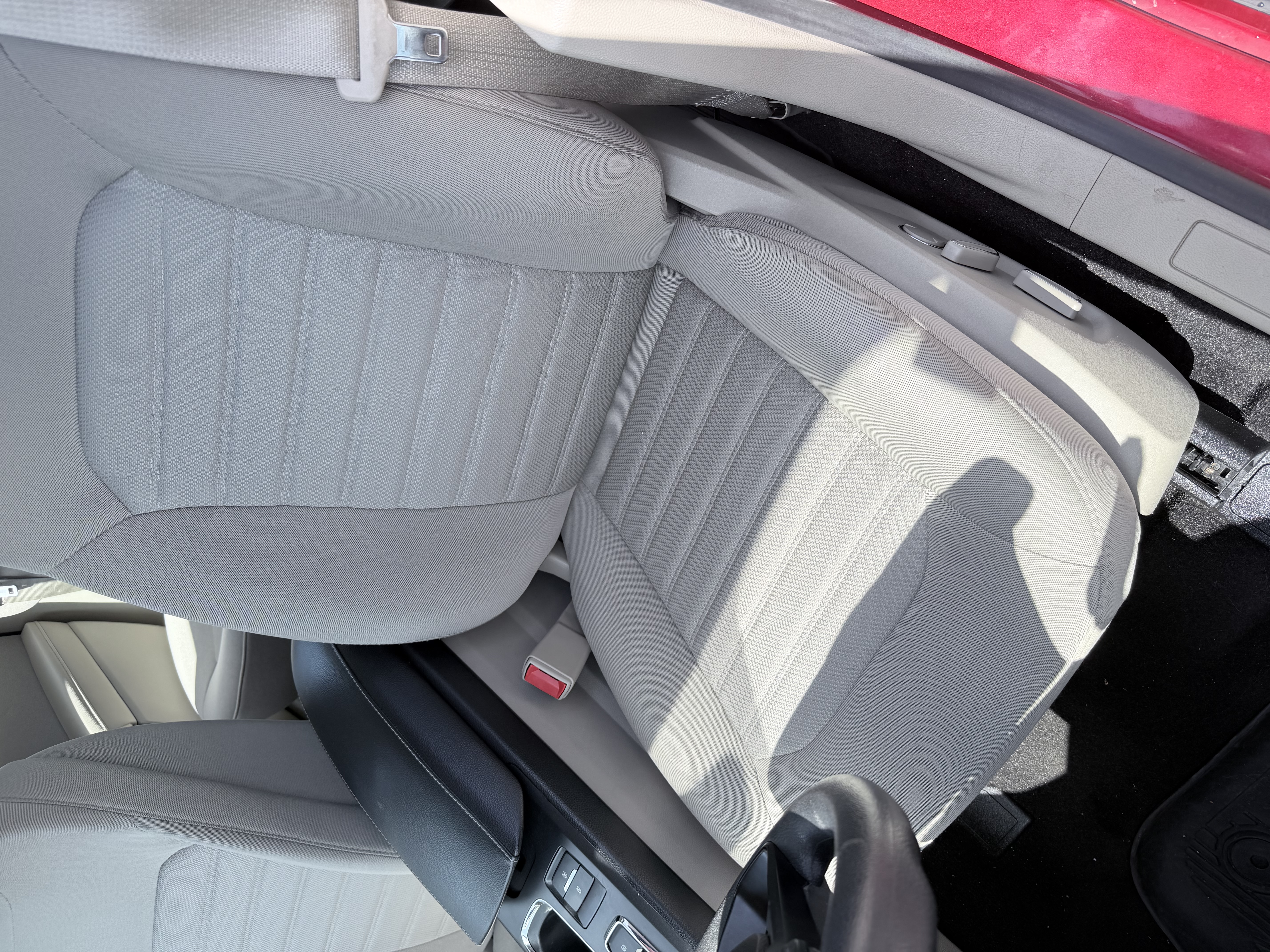 Used 2020 Ford Fusion SE FWD image 18