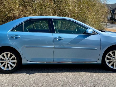 Used 2013 Toyota Camry XLE w/ Leather Pkg image 4