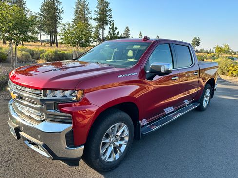 Used 2020 Chevrolet Silverado 1500 LTZ w/ LTZ Plus Package AWD/4WD image 28