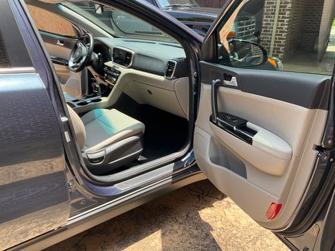 Used 2020 Kia Sportage EX FWD image 17