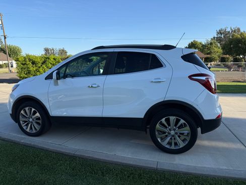 Used 2020 Buick Encore Preferred w/ Safety Package AWD/4WD image 4