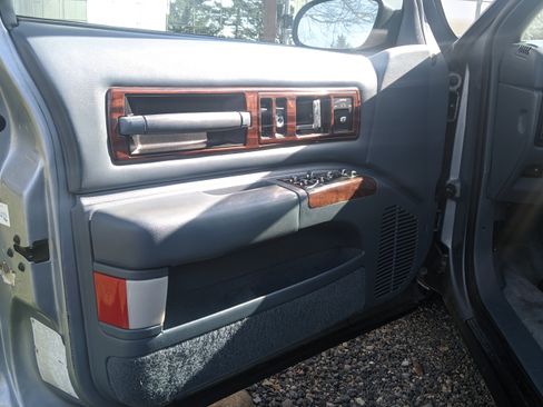 Used 1995 Chevrolet Impala Sedan image 8