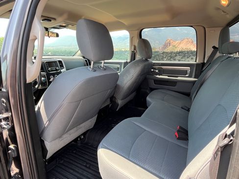 Used 2019 RAM 1500 Classic SLT AWD/4WD image 8