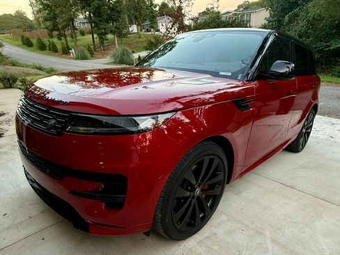 Used 2025 Land Rover Range Rover Sport Dynamic SE AWD/4WD image 1
