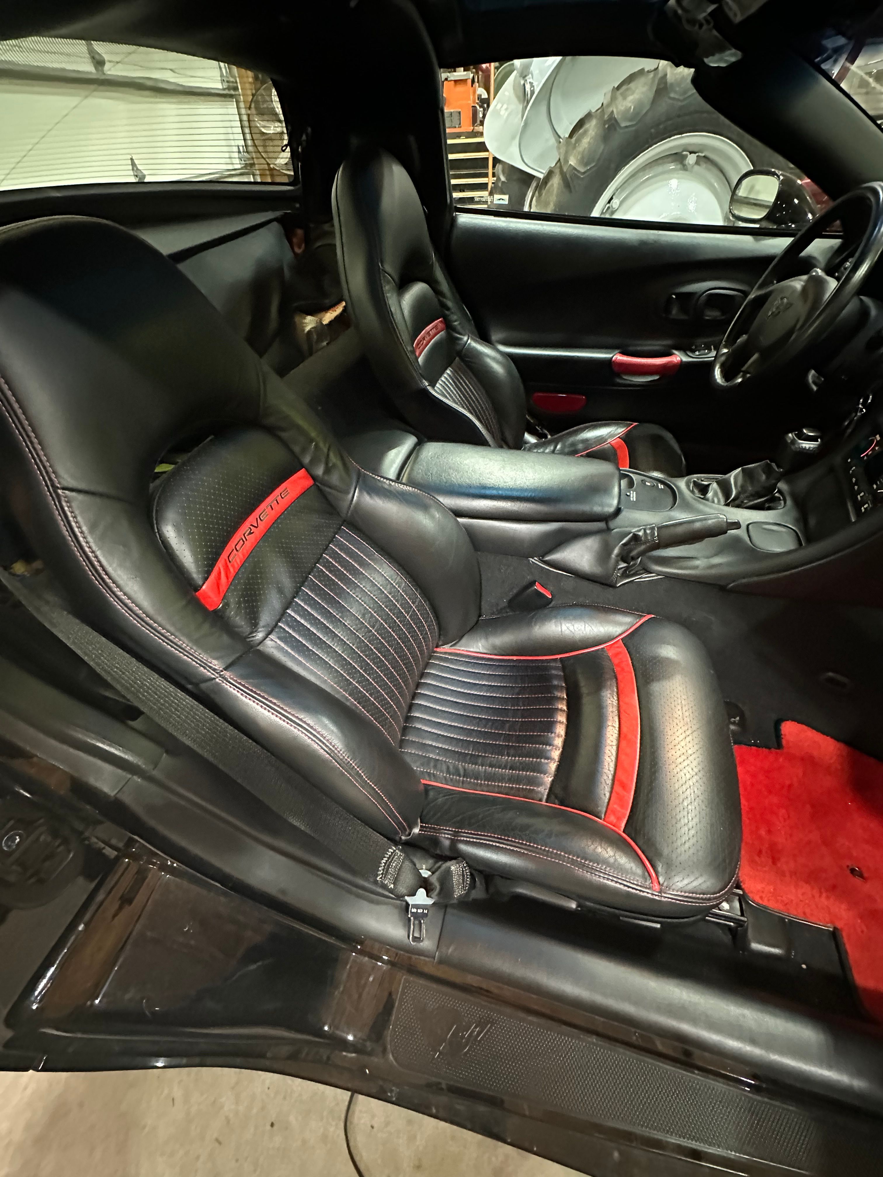 Used 2003 Chevrolet Corvette Coupe RWD image 11