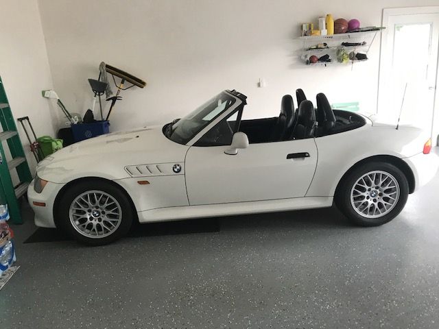 Used 1999 BMW Z3 2.5i RWD image 1
