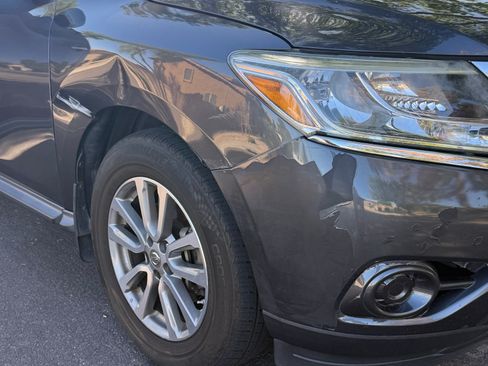 Used 2014 Nissan Pathfinder SV image 14