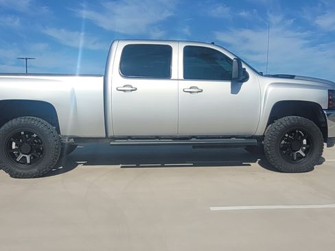 Used 2012 Chevrolet Silverado 2500 LTZ w/ LTZ Plus Package AWD/4WD image 12